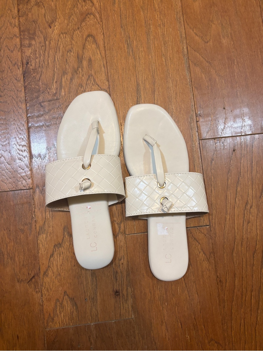Laura conrad flat sandles size 8